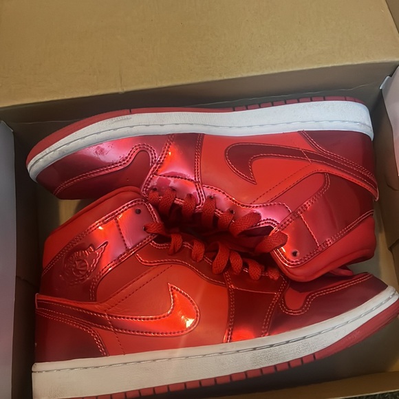 Jordan 4s and Jordan 1s - Picture 2 of 2